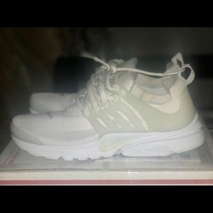 NIKE | Presto White